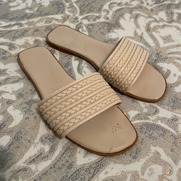 🍒4/$15 Ivory Slip On Sandals Sz 7 - Picture 5 of 7